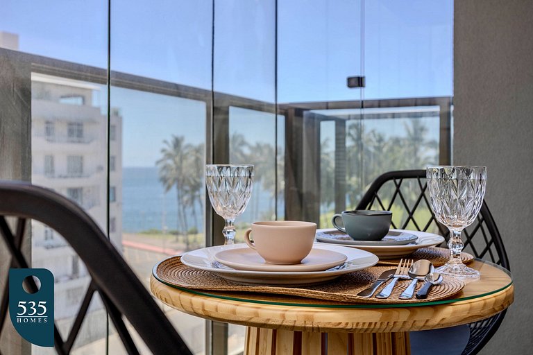 Viva a cidade de Salvador a passos da praia