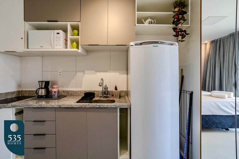 Live Caminho das Árvores Near the Mall