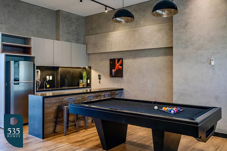 Live Caminho das Árvores Near the Mall