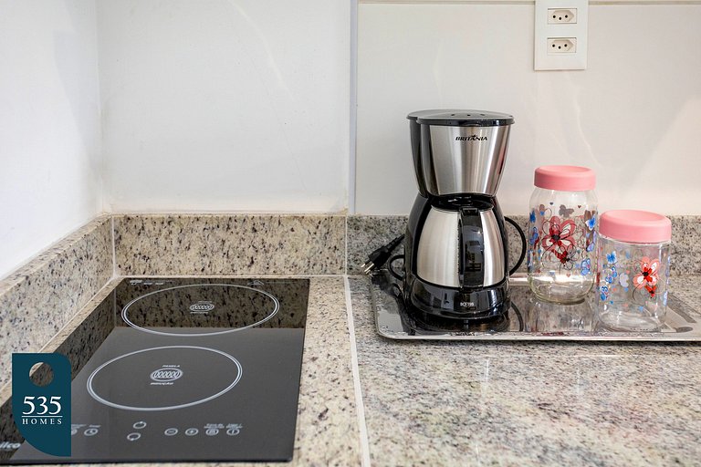 Live Caminho das Árvores Near the Mall