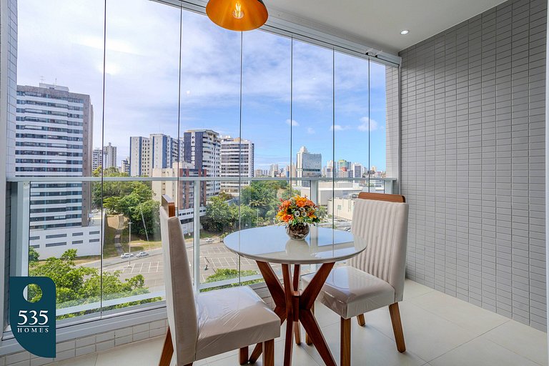 Live Caminho das Árvores Near the Mall