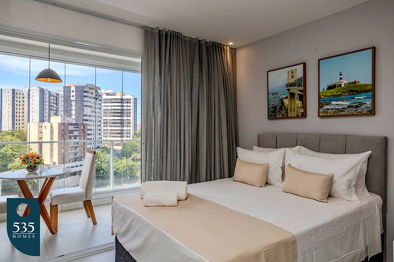 Live Caminho das Árvores Near the Mall