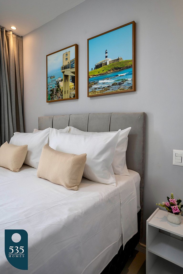 Live Caminho das Árvores Near the Mall