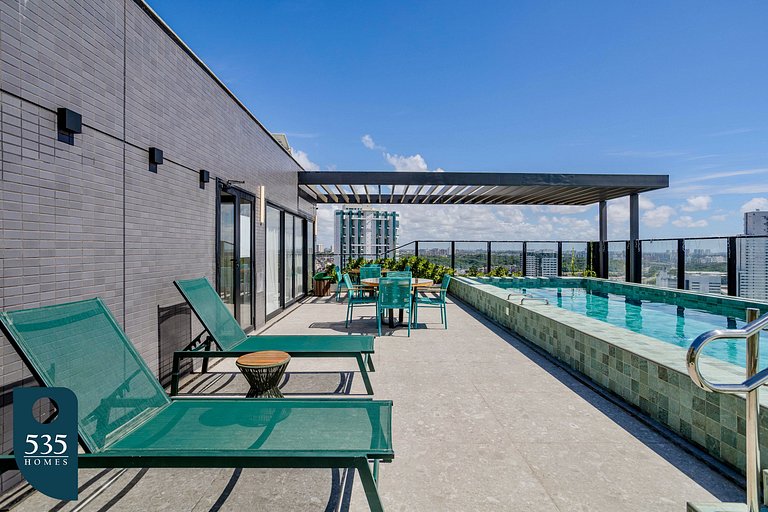 Live Caminho das Árvores Near the Mall