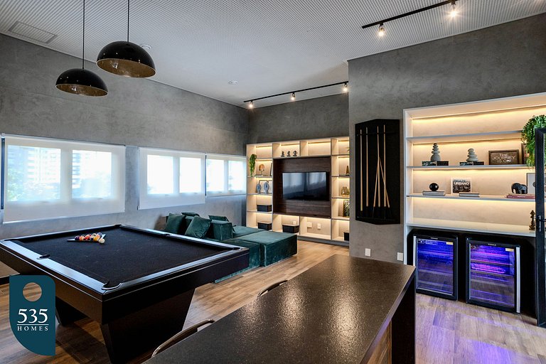 Live Caminho das Árvores Near the Mall