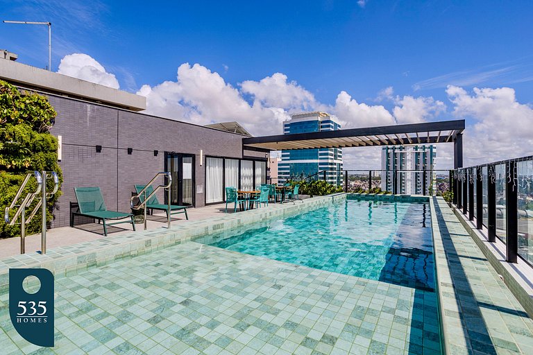 Live Caminho das Árvores Near the Mall