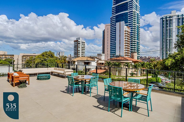 Live Caminho das Árvores Near the Mall