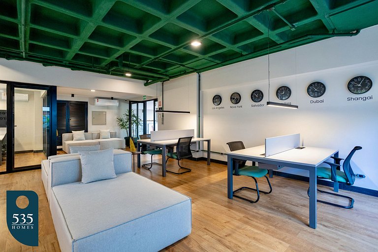 Live Caminho das Árvores Near the Mall