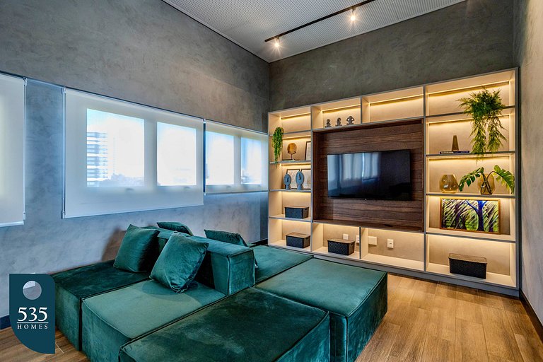 Live Caminho das Árvores Near the Mall