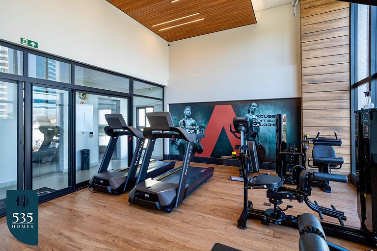 Live Caminho das Árvores Near the Mall