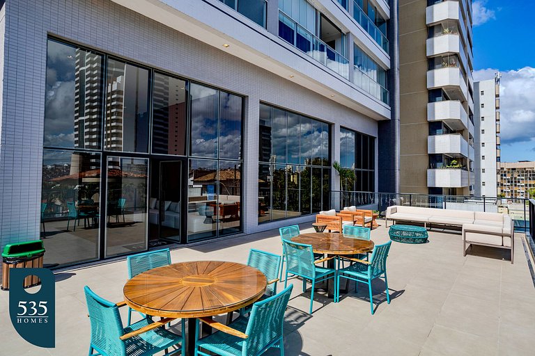 Live Caminho das Árvores Near the Mall