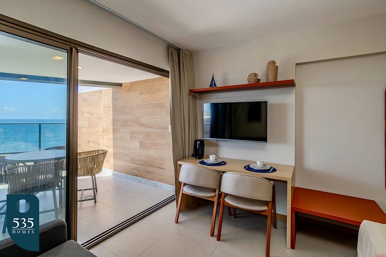 Bedsitter with sea view steps from Barra Beach