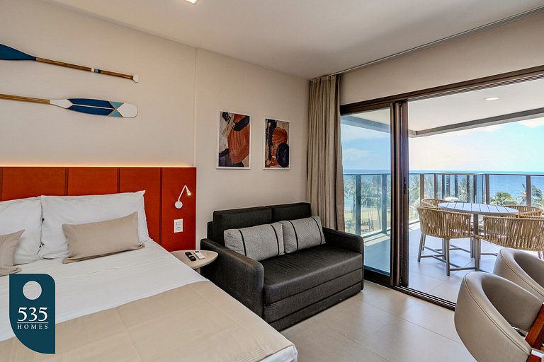 Bedsitter with sea view steps from Barra Beach