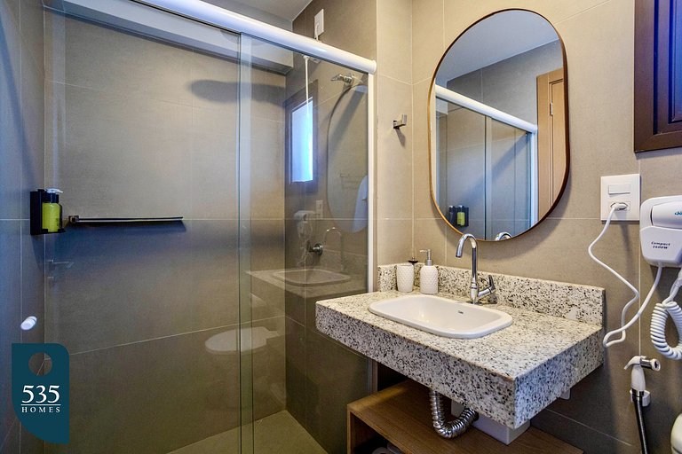 Studio with sea view steps from Barra Beach