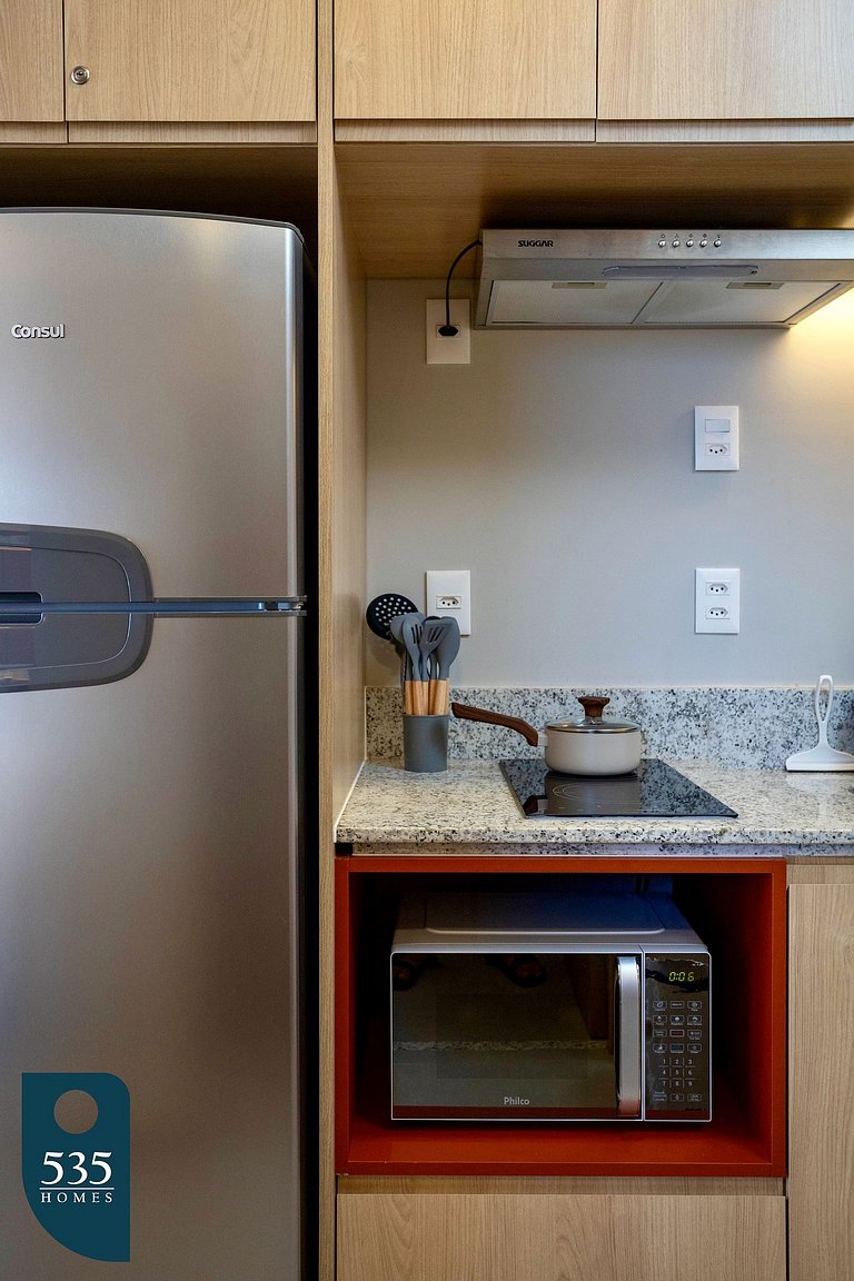 Quarto e sala vista mar a passos da Praia da Barra