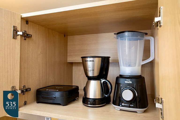 Studio with sea view steps from Barra Beach