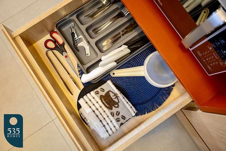 Bedsitter with sea view steps from Barra Beach