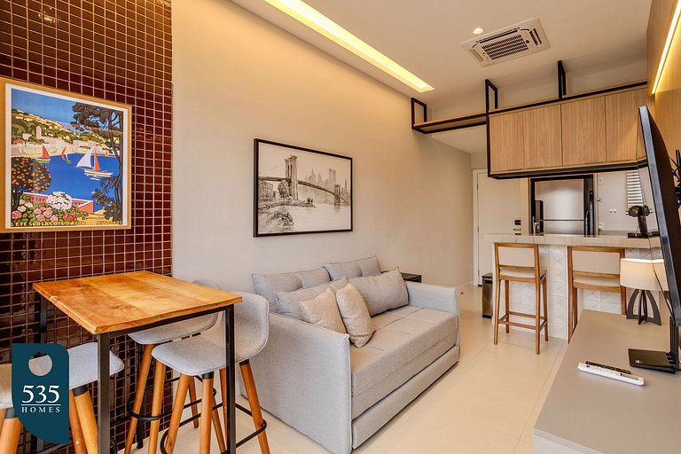 Studio no 15º andar de condomínio na Graça