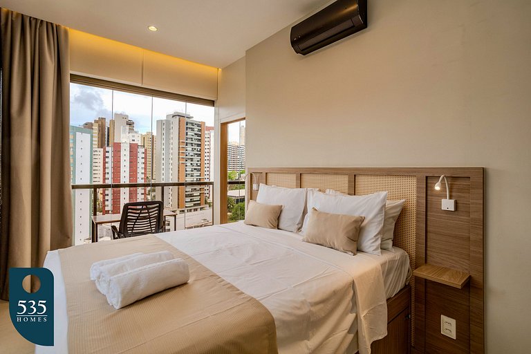 Studio no 15º andar de condomínio na Graça