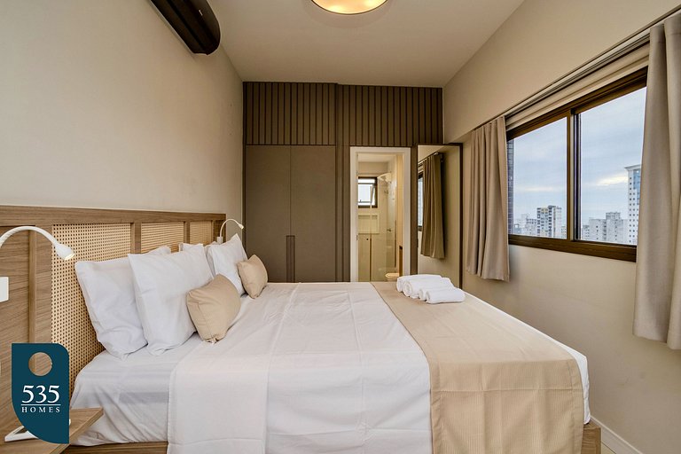 Studio no 15º andar de condomínio na Graça