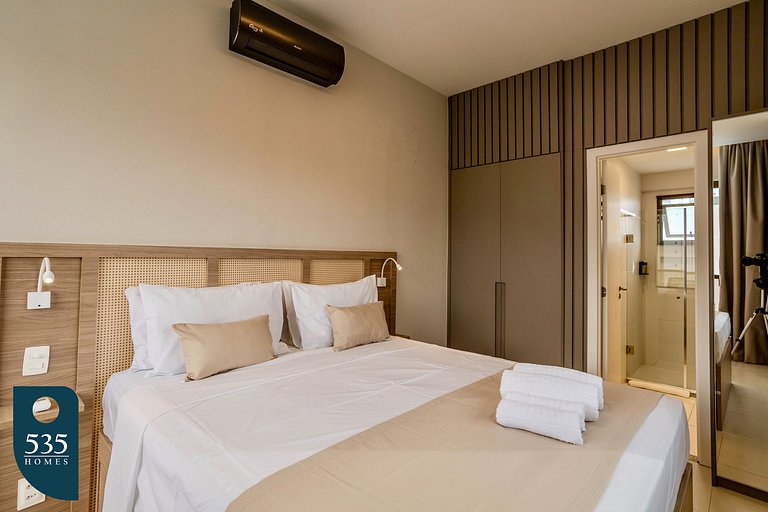 Studio no 15º andar de condomínio na Graça