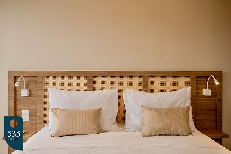 Studio no 15º andar de condomínio na Graça