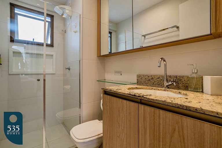 Studio no 15º andar de condomínio na Graça