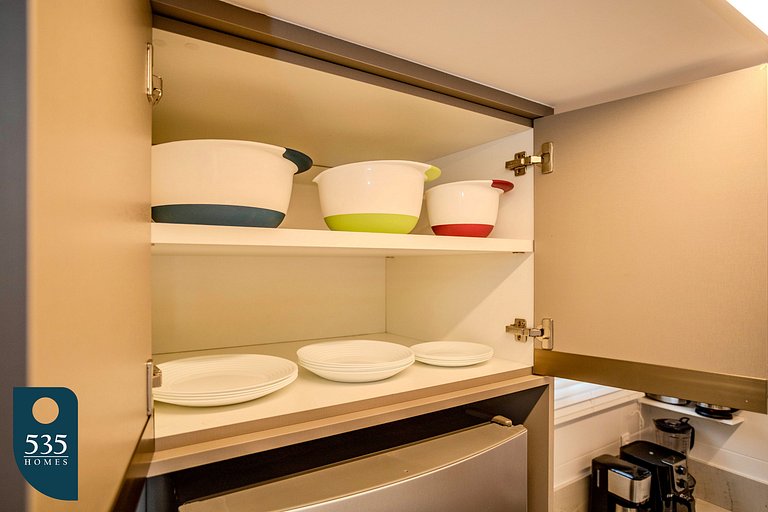 Studio no 15º andar de condomínio na Graça