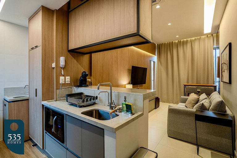 Studio no 15º andar de condomínio na Graça