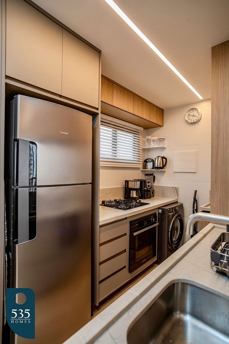 Studio no 15º andar de condomínio na Graça