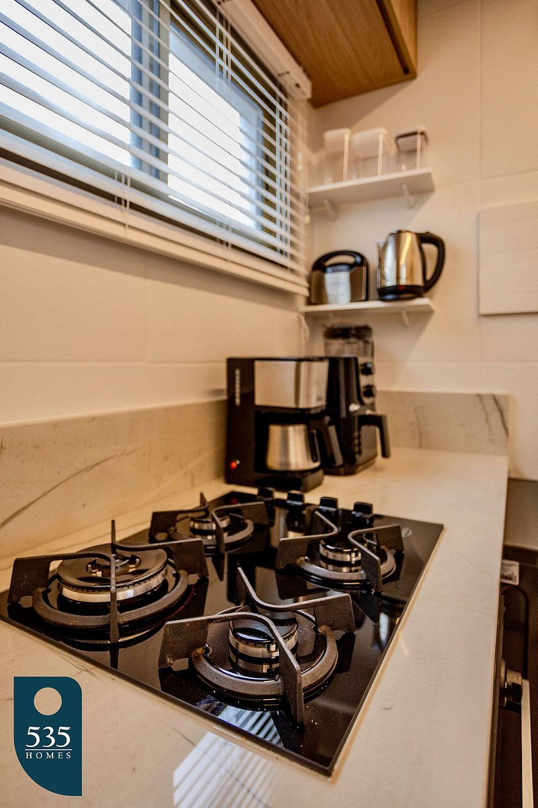 Studio no 15º andar de condomínio na Graça