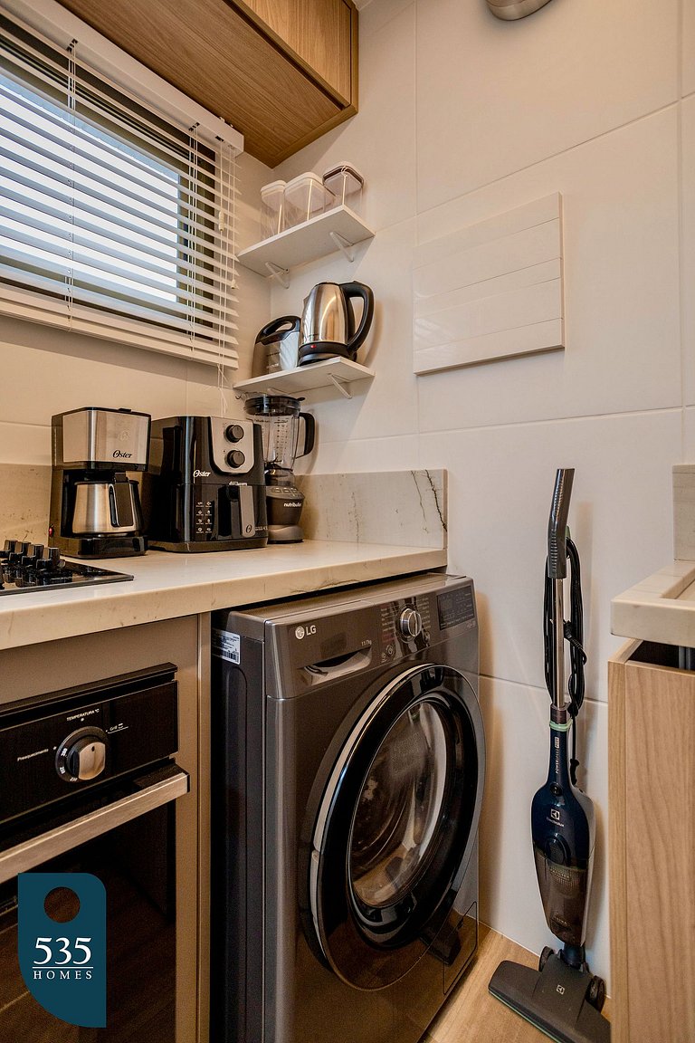 Studio no 15º andar de condomínio na Graça