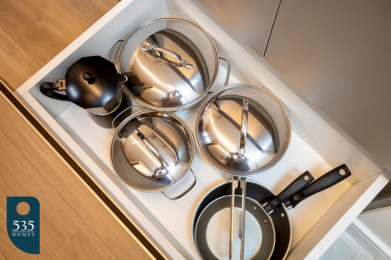 15th Floor Bedsitter in a Condominium in Graça