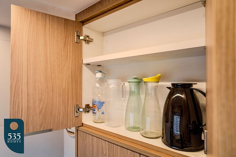 Studio no 15º andar de condomínio na Graça