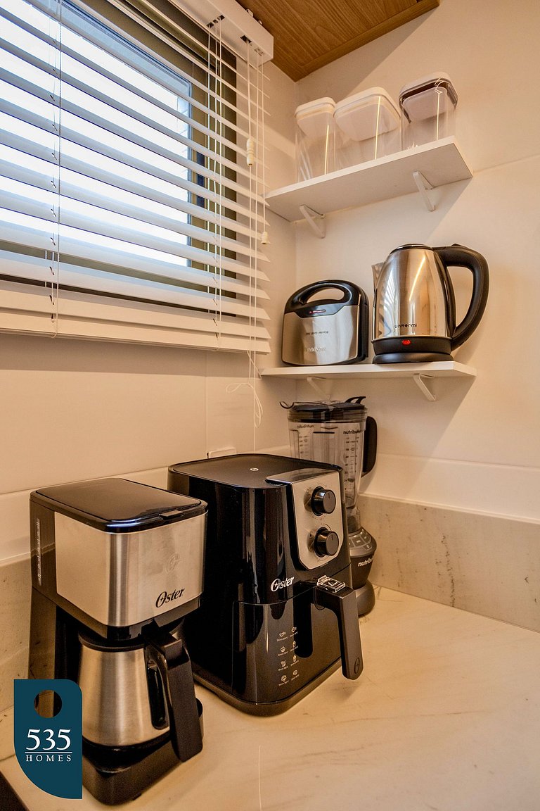 Studio no 15º andar de condomínio na Graça