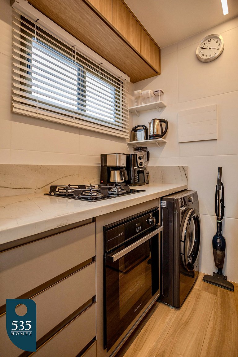 Studio no 15º andar de condomínio na Graça