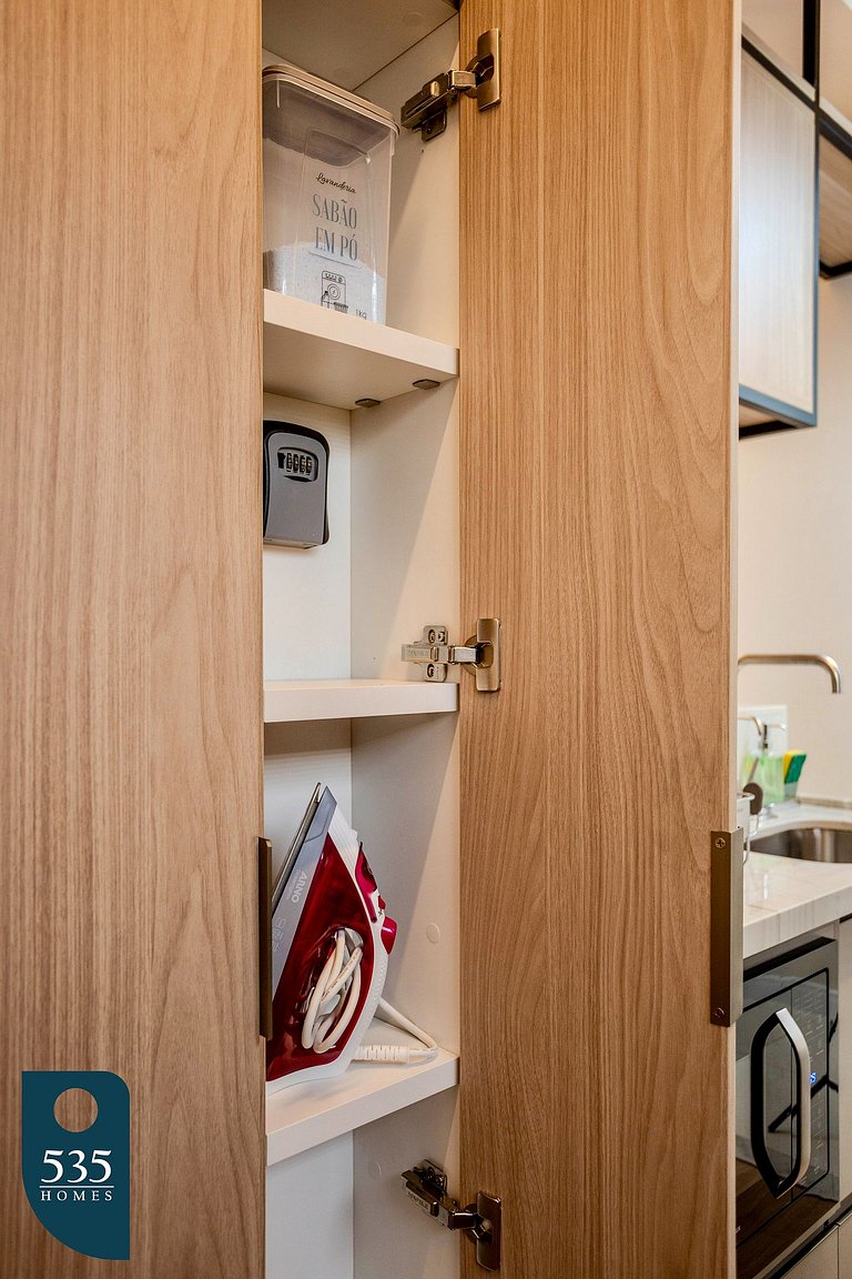 Studio no 15º andar de condomínio na Graça