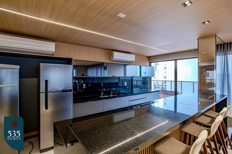 Studio no 15º andar de condomínio na Graça