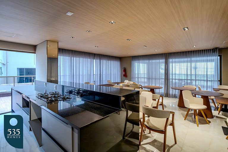 Studio no 15º andar de condomínio na Graça