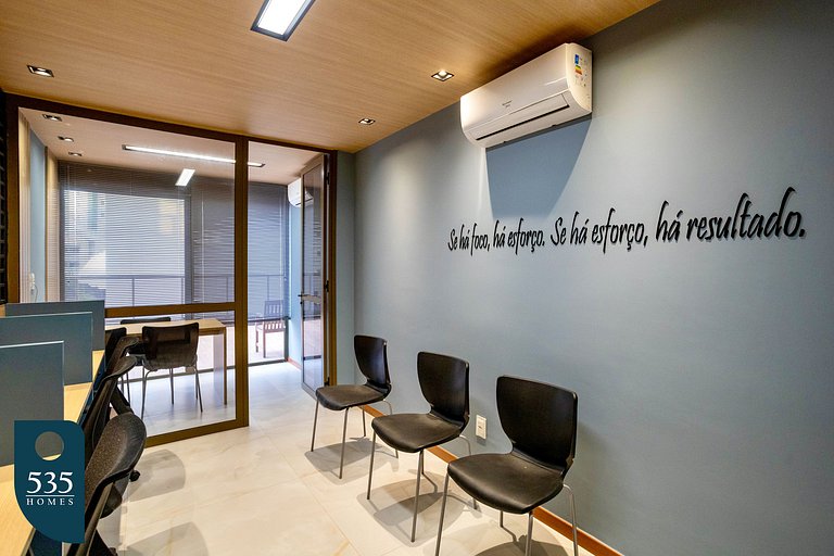 Studio no 15º andar de condomínio na Graça