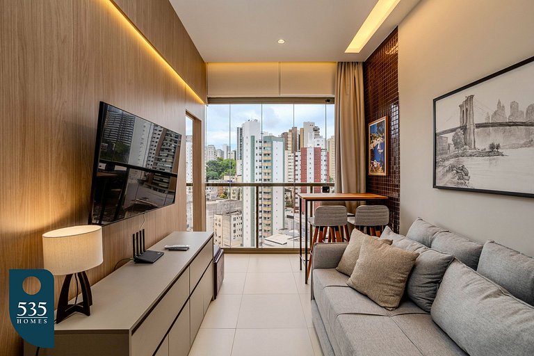 Studio no 15º andar de condomínio na Graça