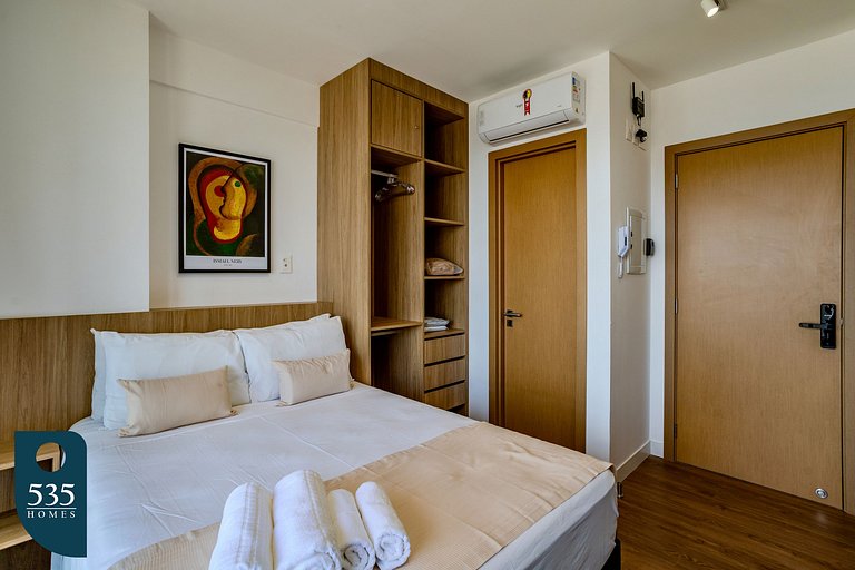 Wake up in Studio in Barra near the mall