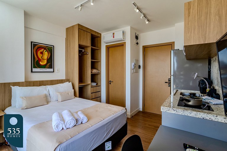 Wake up in Studio in Barra near the mall