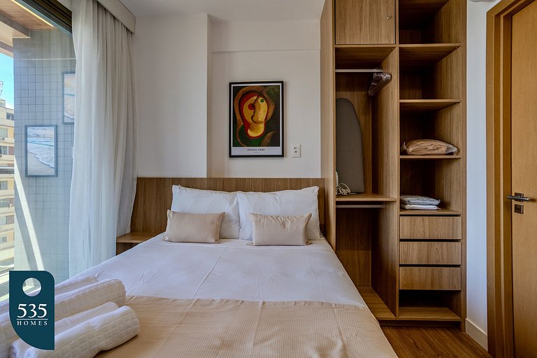 Wake up in Studio in Barra near the mall