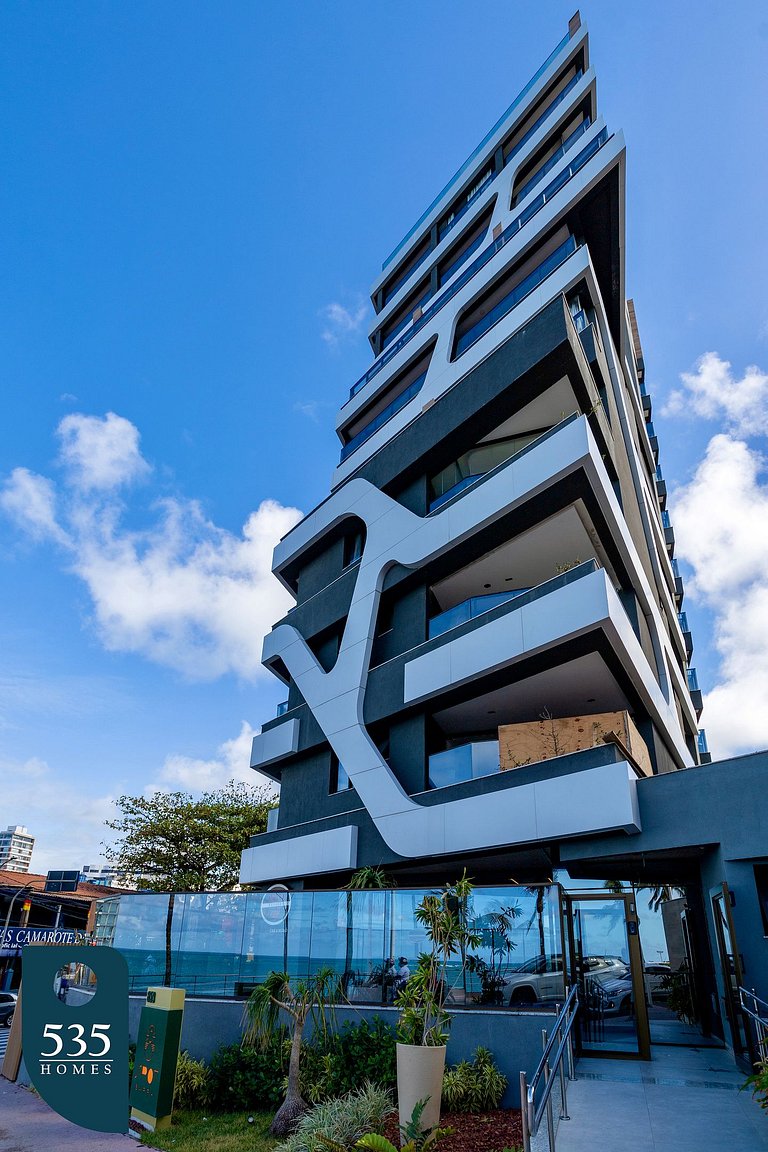 Wake up in Barra with wide open beach views