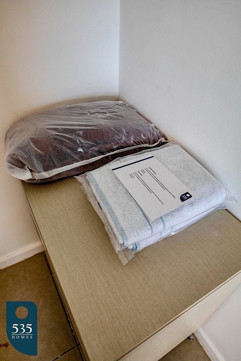 Desfrute de piscina privativa e vista mar completa