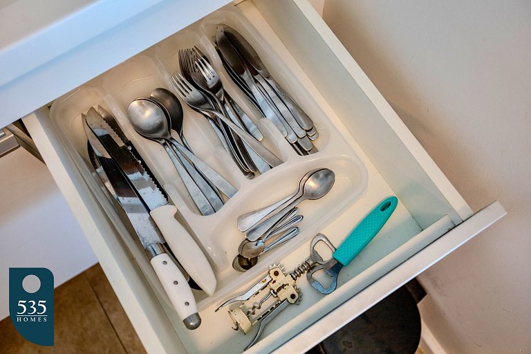 Desfrute de piscina privativa e vista mar completa