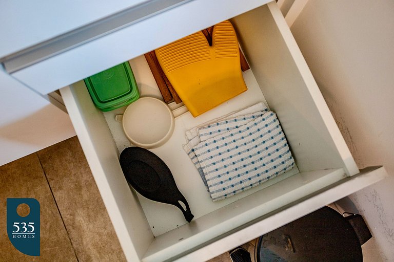 Desfrute de piscina privativa e vista mar completa