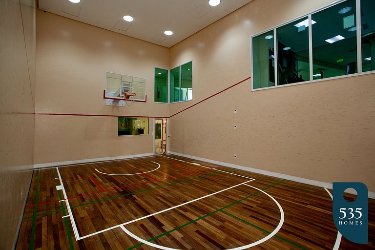 Desfrute de piscina privativa e vista mar completa