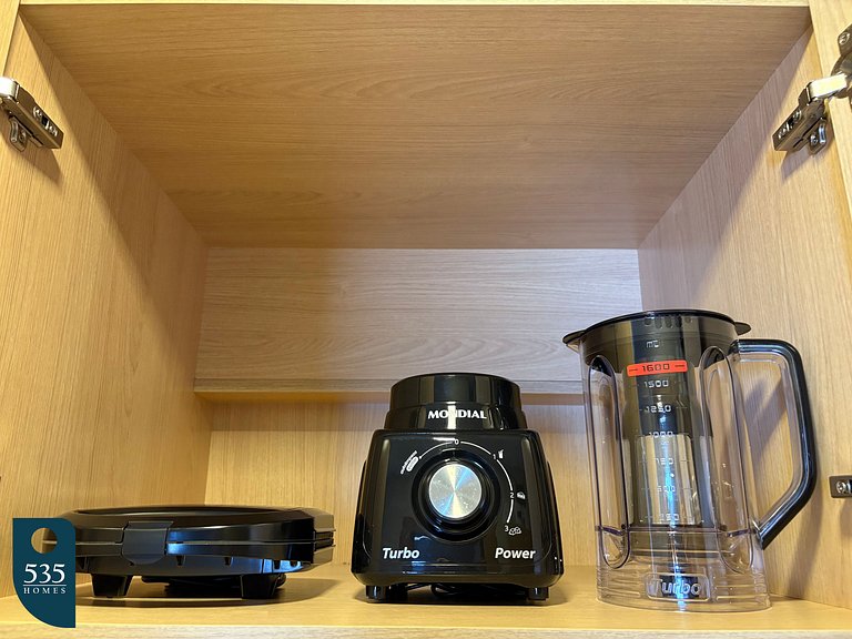 Acorde com vista para o mar e farol da barra